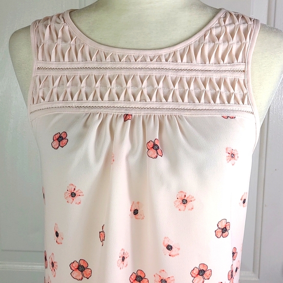 Elle Pleated Blouse - Picture 2 of 11